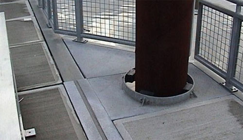 SlipNOT&reg; Aluminium Plate provides maximum surface traction, even in wet and oily areas.