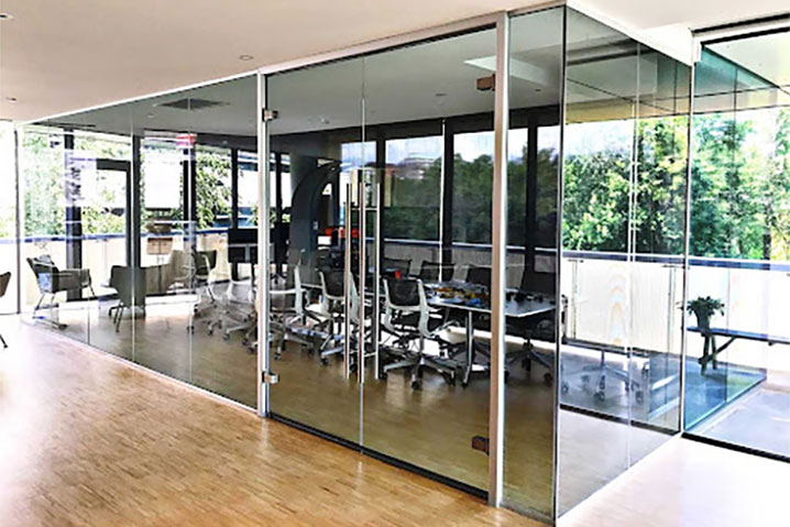 Avanti Systems USA: Enhancing Workspaces with Glass Office Partitions Avanti Systems USA: Enhancing Workspaces with Glass Office Partitions