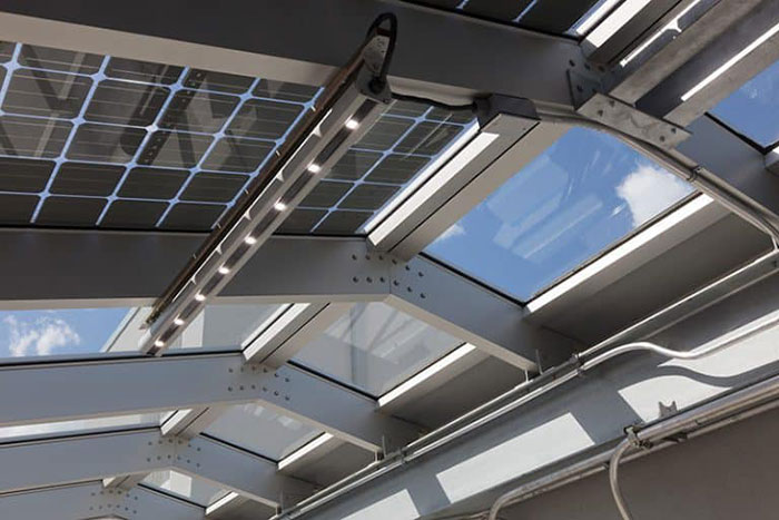 Case Study: Sustainable Rooftop Farm with Solar-Powered Greenhouse Skylight