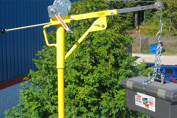 Cranky Portable Winch: the safe way to lift heavy objects