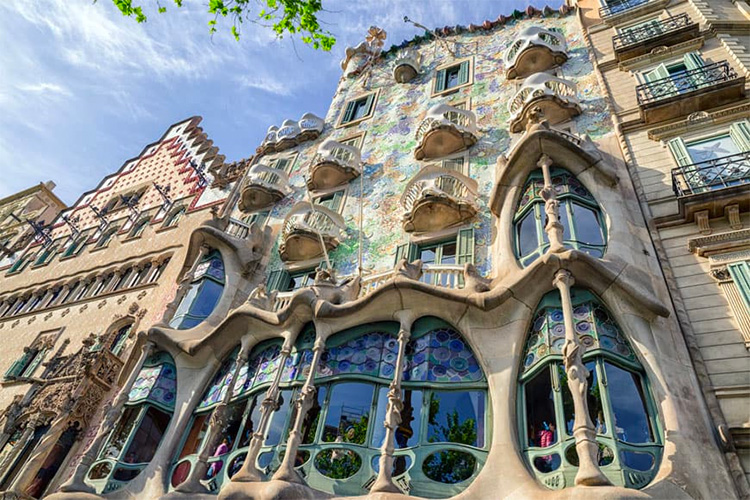 Gaudi’s 'House of Bones' in Barcelona uses concrete to shape organic forms