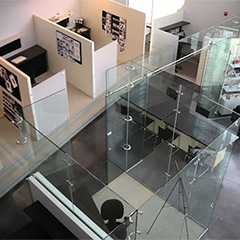 Determining the thickness of glass partition walls