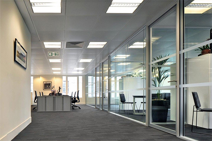 Glass Office Wall Partitions – Redefining Workspace Dynamics