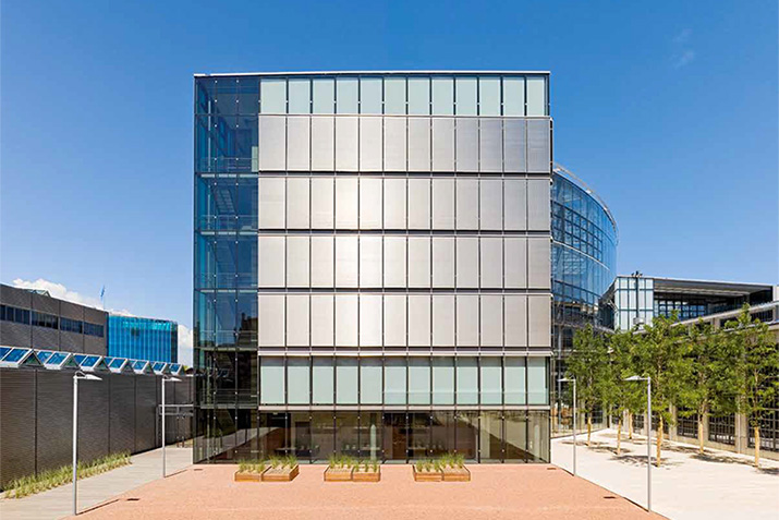 Incorporating the metallic look into your daylighting strategy