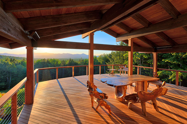 ‘Megadeck’ transforms outdated home into vacation retreat