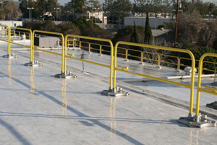 SafetyRail 2000 – Roof Fall Protection Guardrail System