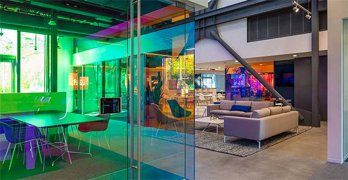 Using Glass Creatively In Office Interiors